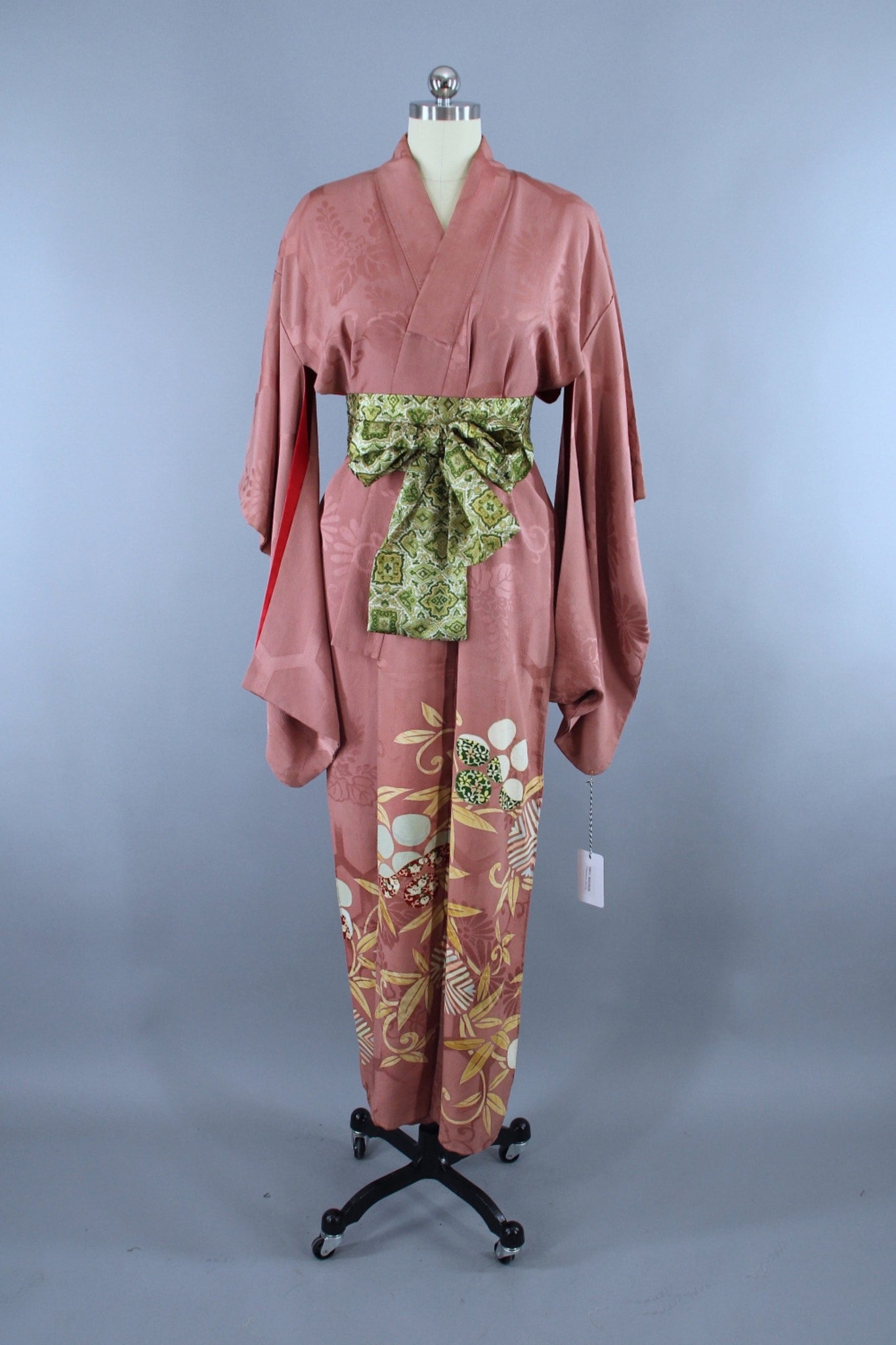 1910s - 1920s Vintage Silk Kimono Robe / Mauve Floral - ThisBlueBird