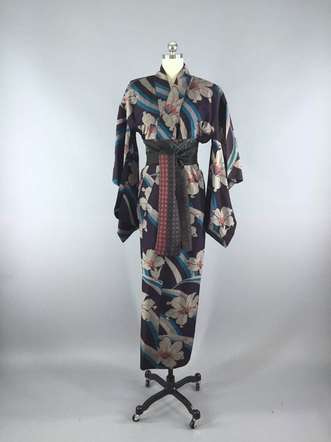 1920s Vintage Silk Kimono Robe / Ikat Floral - ThisBlueBird