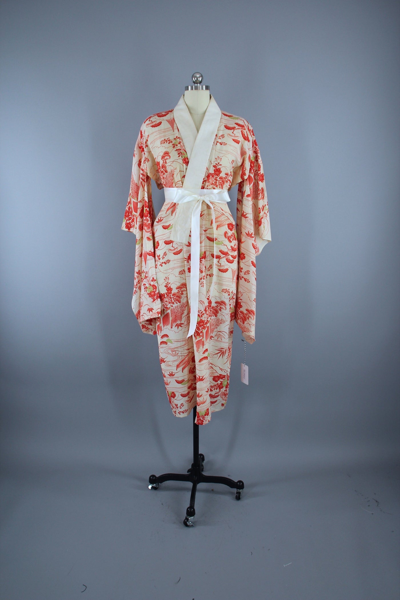 1920s Vintage Silk Kimono Robe / Ivory & Red Ro Silk - ThisBlueBird