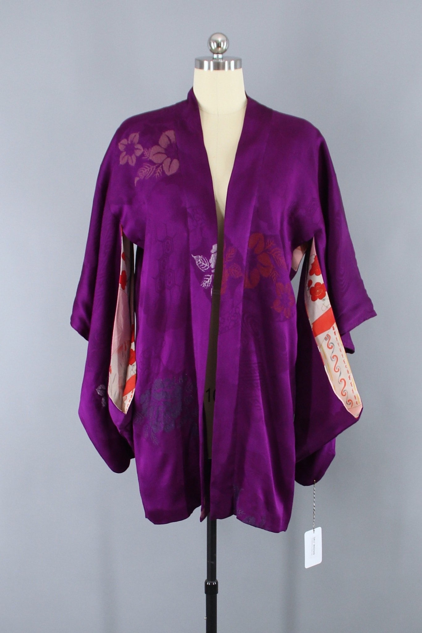 1930s Vintage Haori Kimono Jacket Cardigan / Magenta Purple Urushi Embroidery - ThisBlueBird