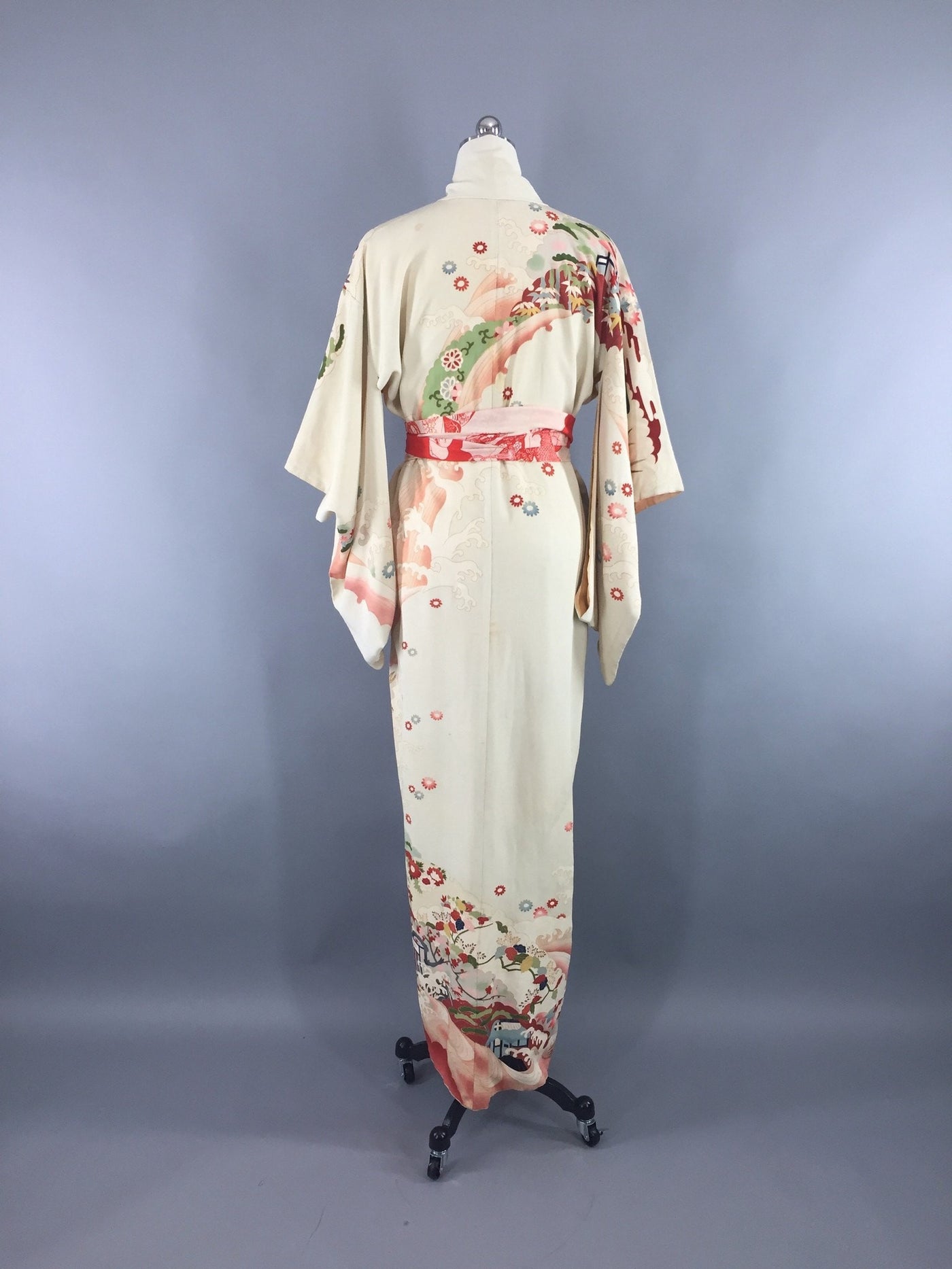 1960s Vintage Silk Kimono Robe with Red and Blue Floral - ThisBlueBird