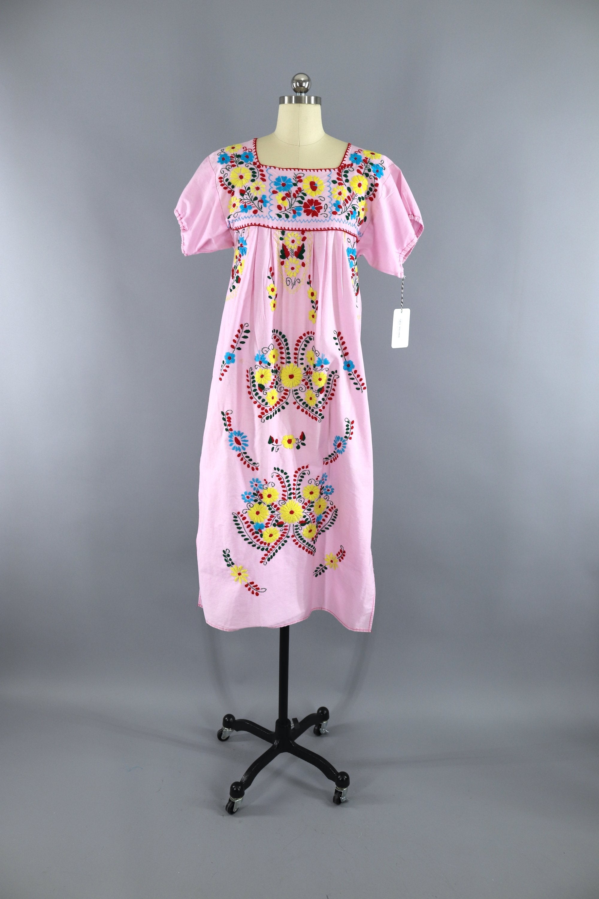 Pastel Pink Vintage Mexican Dress / Oaxacan Embroidered Caftan ThisBlueBird Pastel Pink Vintage Mexican Dress / Oaxacan Embroidered Caftan ThisBlueBird