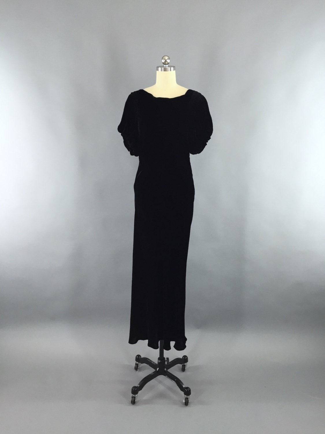 Vintage 1930s Dress / Bias Cut Dress Black Velvet Gown – ThisBlueBird