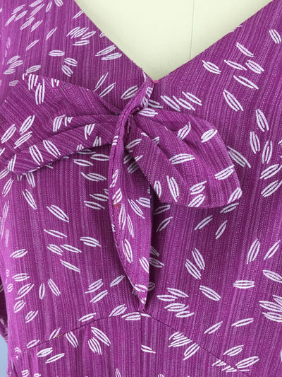 Vintage 1940s Day Dress / Purple Novelty Print Cotton - ThisBlueBird