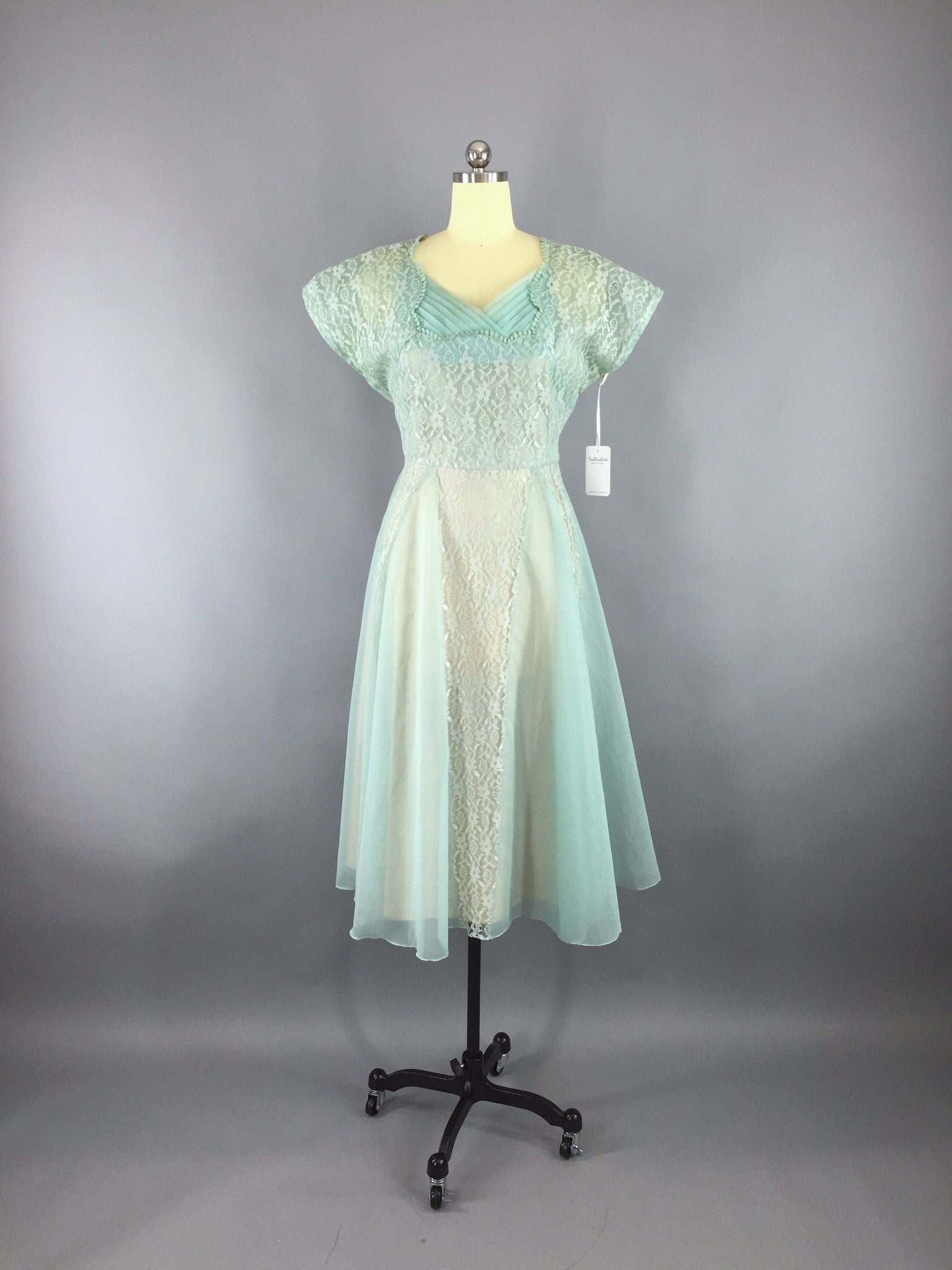white christmas dresses Vintage 1950s Sea Foam Green Chiffon Lace Dress ThisBlueBird white christmas dresses Vintage 1950s Sea Foam Green Chiffon Lace Dress ThisBlueBird