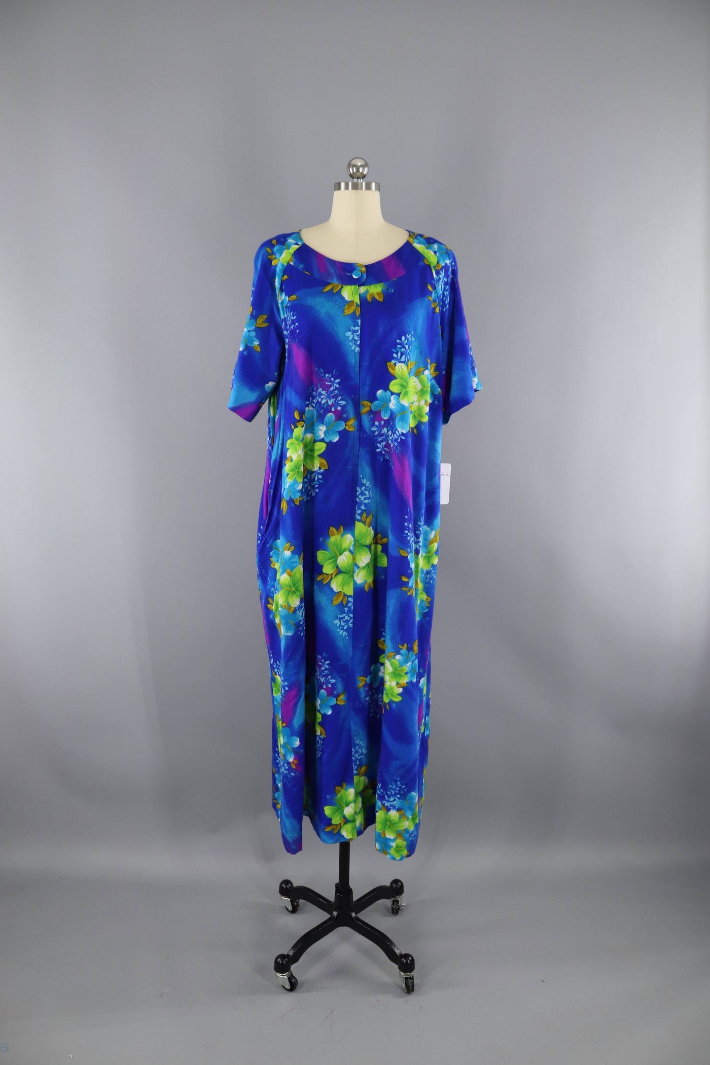 Vintage 1970s - 1980s Hawaiian Print Dress / Hale Muu Muu - ThisBlueBird