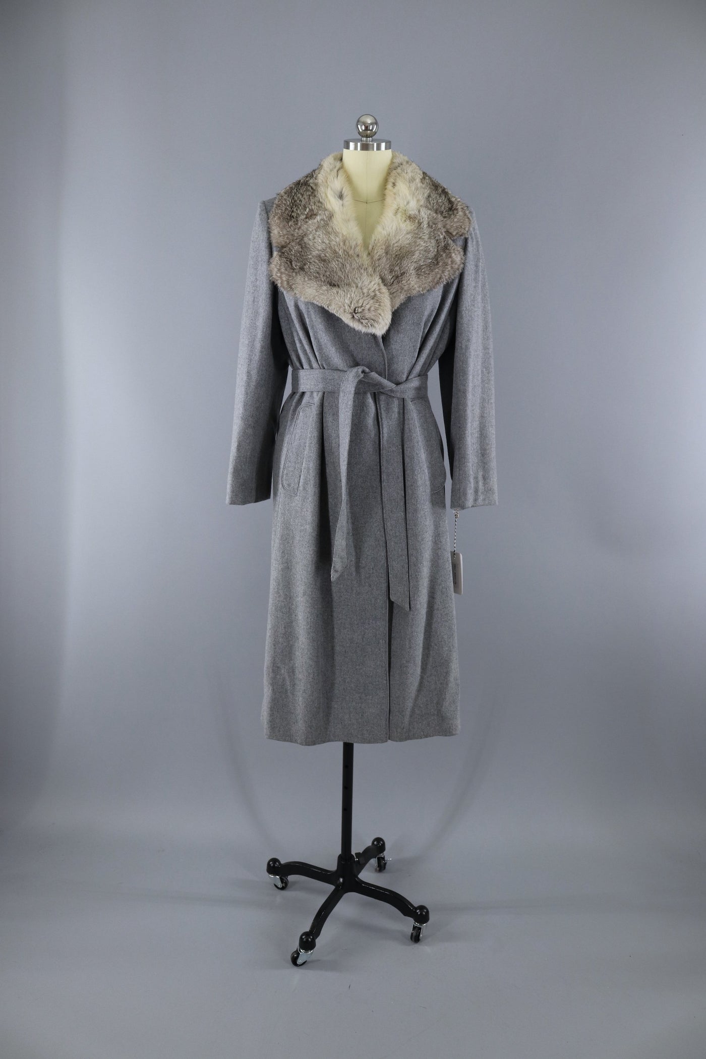 Vintage 1980s Grey Wool Coat with Fur Collar / Bonders - ThisBlueBird