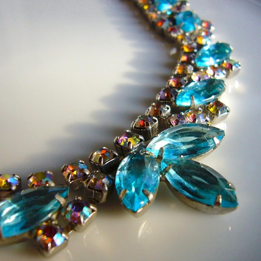 A Journey Through Vintage Jewelry Styles Across Time-ThisBlueBird