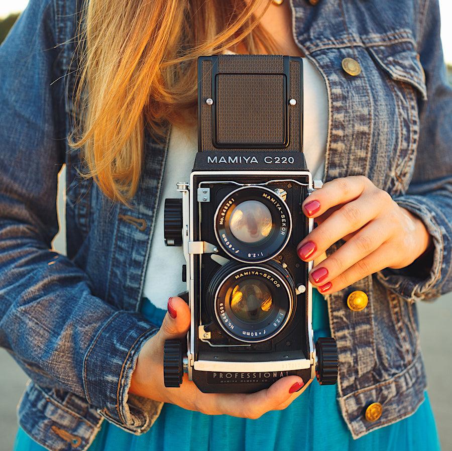 Capturing History: A Guide to Collecting Antique and Vintage Cameras-ThisBlueBird