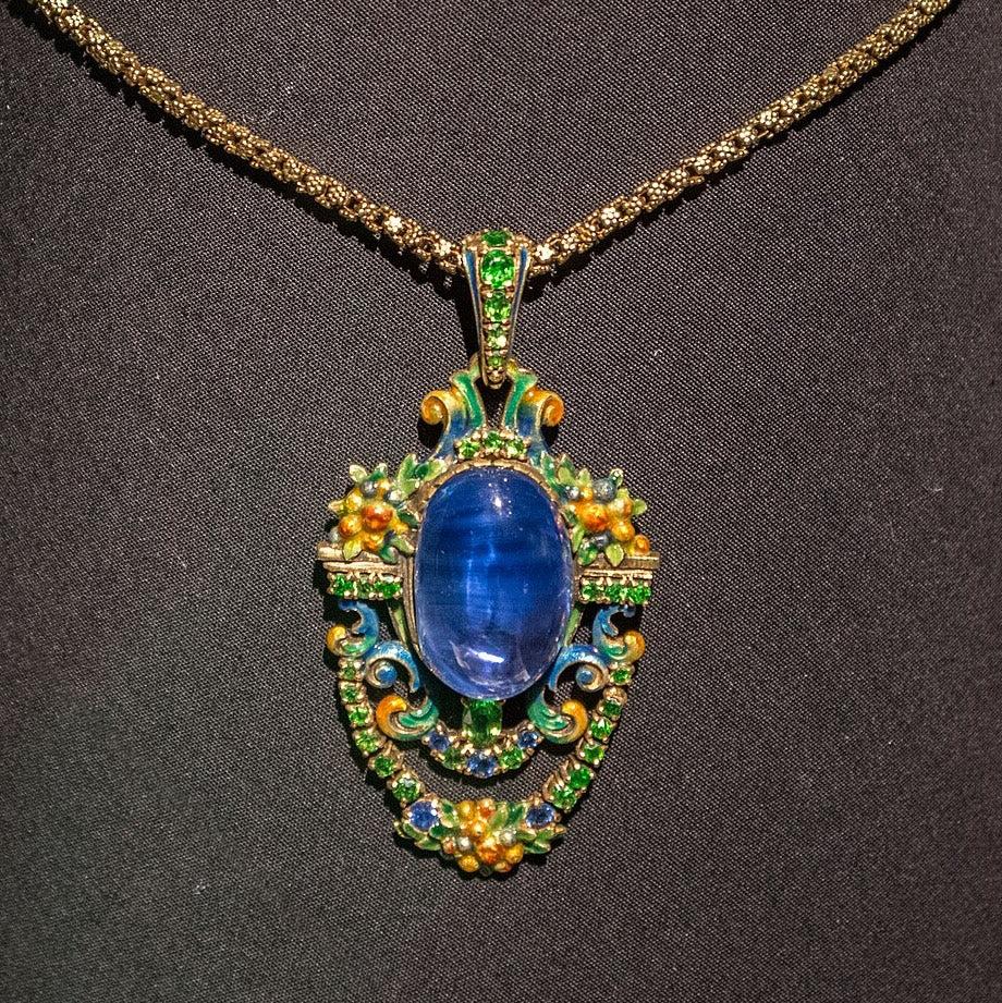 Golden Ages: Tracing the Evolution of Vintage Gold Jewelry-ThisBlueBird
