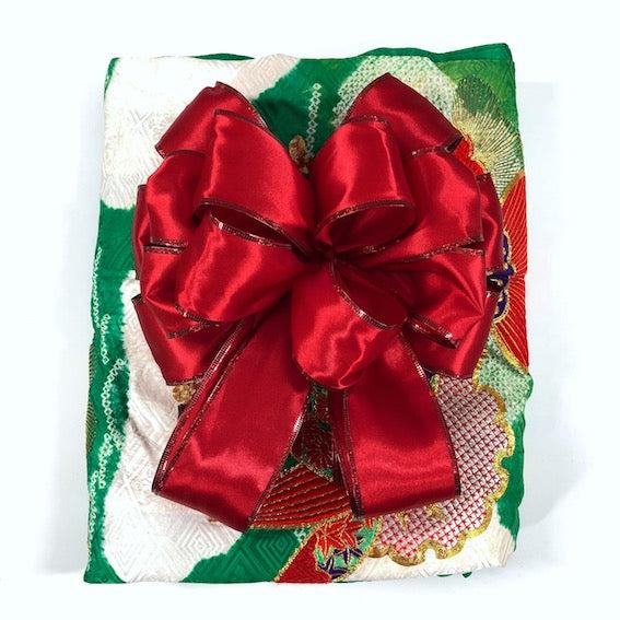 Holiday Gift Giving Guide: The Top 5 Vintage Kimonos-ThisBlueBird