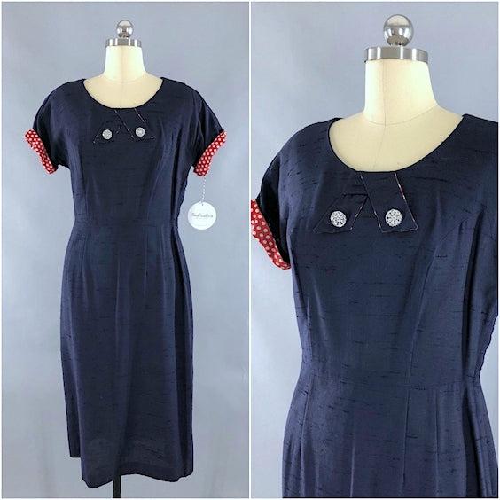 How to Shop for Vintage Clothing-ThisBlueBird