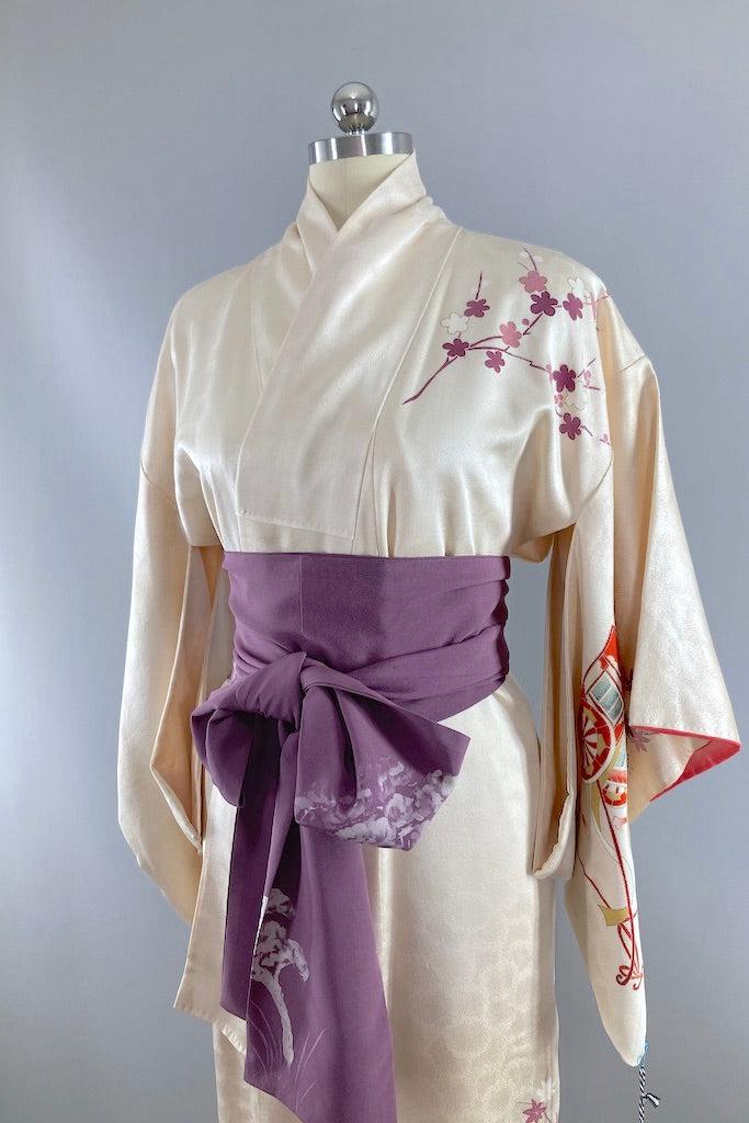 Vintage Ivory & Red Floral Wagons Silk Kimono-ThisBlueBird