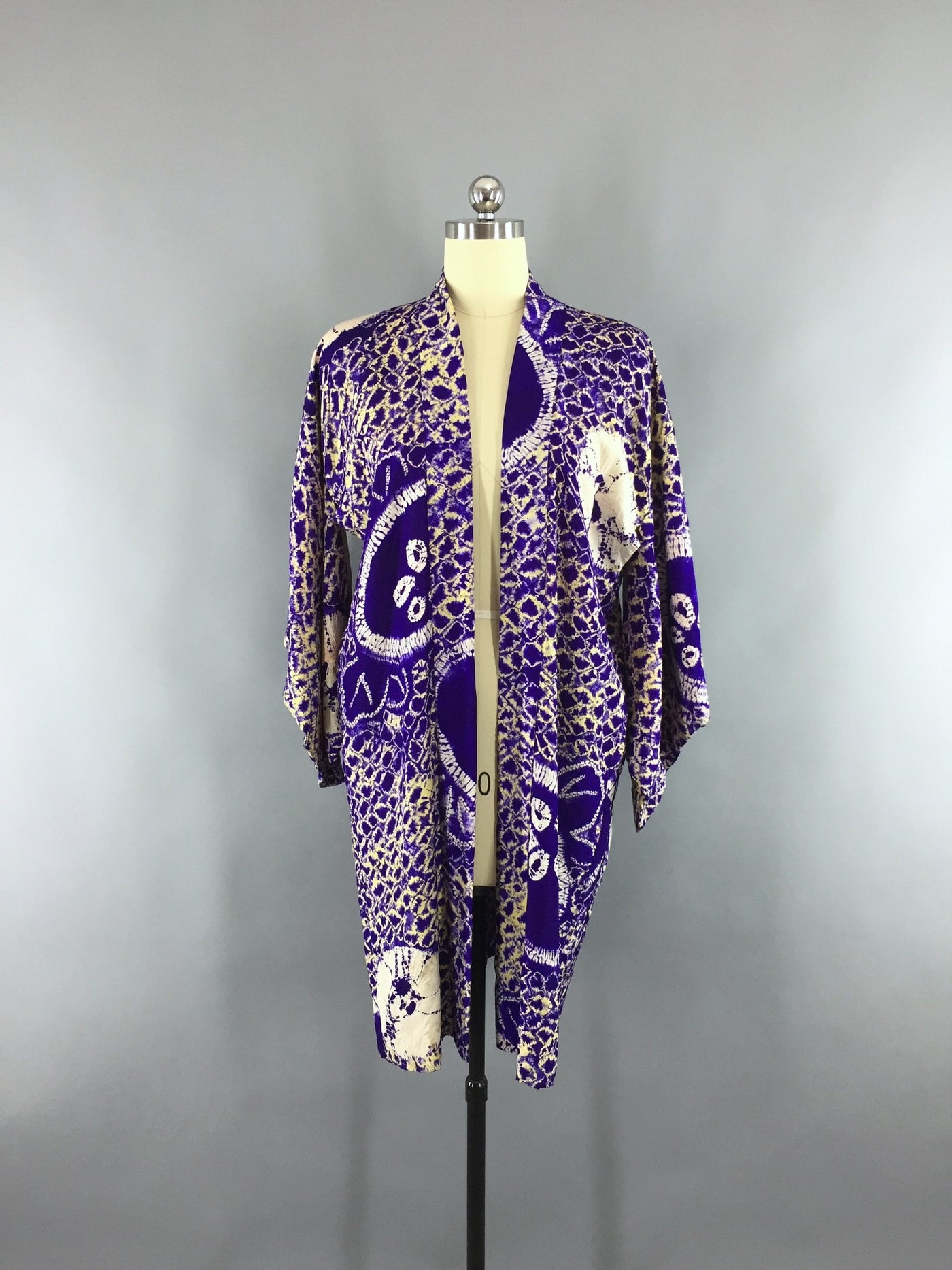 1910s-1920s Vintage Silk Haori Kimono Cardigan Jacket in Purple Shibori with Love Birds - ThisBlueBird