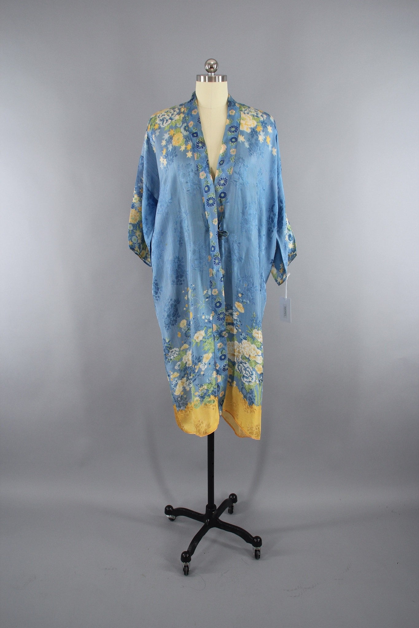 1920s - 1930s Vintage Silk Kimono Robe / Art Deco Flapper / Sky Blue and Yellow Floral Print - ThisBlueBird