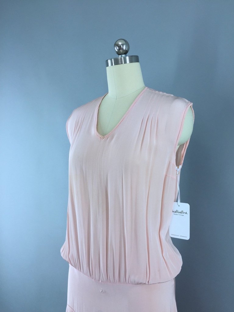 1920s Vintage Pastel Pink Silk Crepe Dress ThisBlueBird 1920s Vintage Pastel Pink Silk Crepe Dress ThisBlueBird