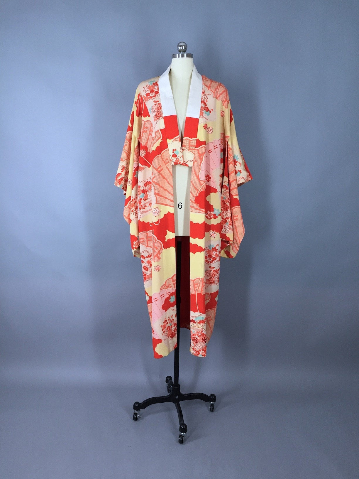 1920s Vintage Silk Kimono Robe / Art Deco Fans Novelty Print - ThisBlueBird