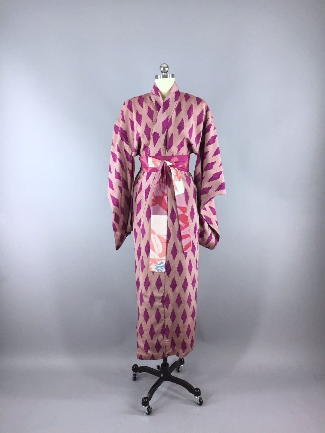 Vintage 1920s Silk Kimono Robe, Pink Dressing Gown – ThisBlueBird