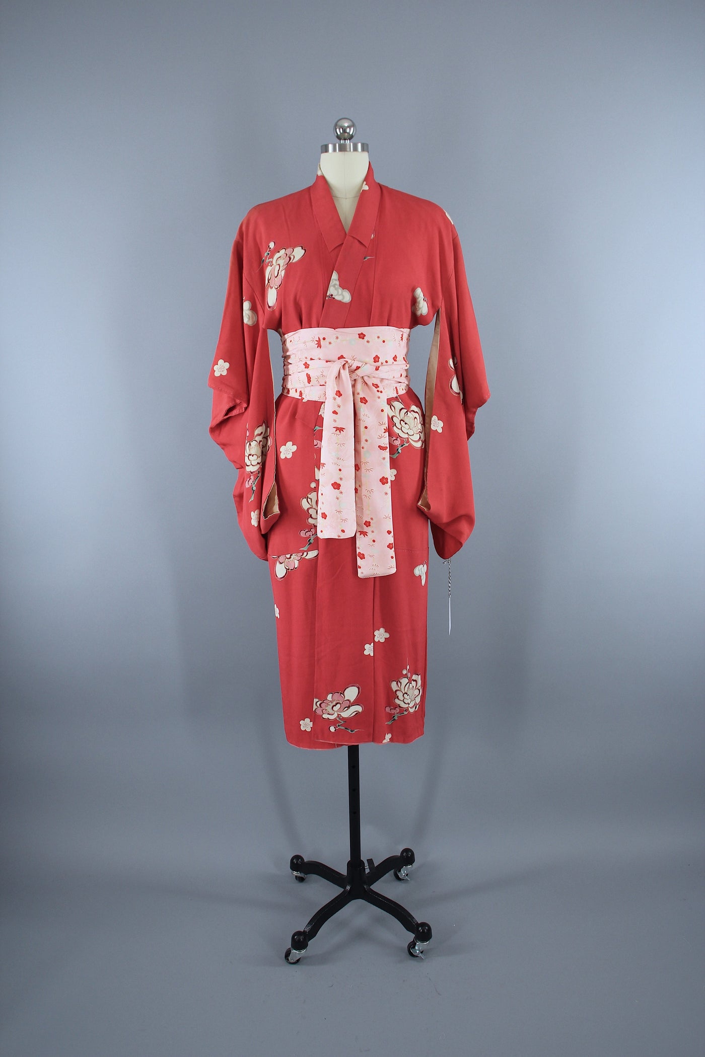 1920s Vintage Silk Kimono Robe / Salmon Pink Floral Print - ThisBlueBird