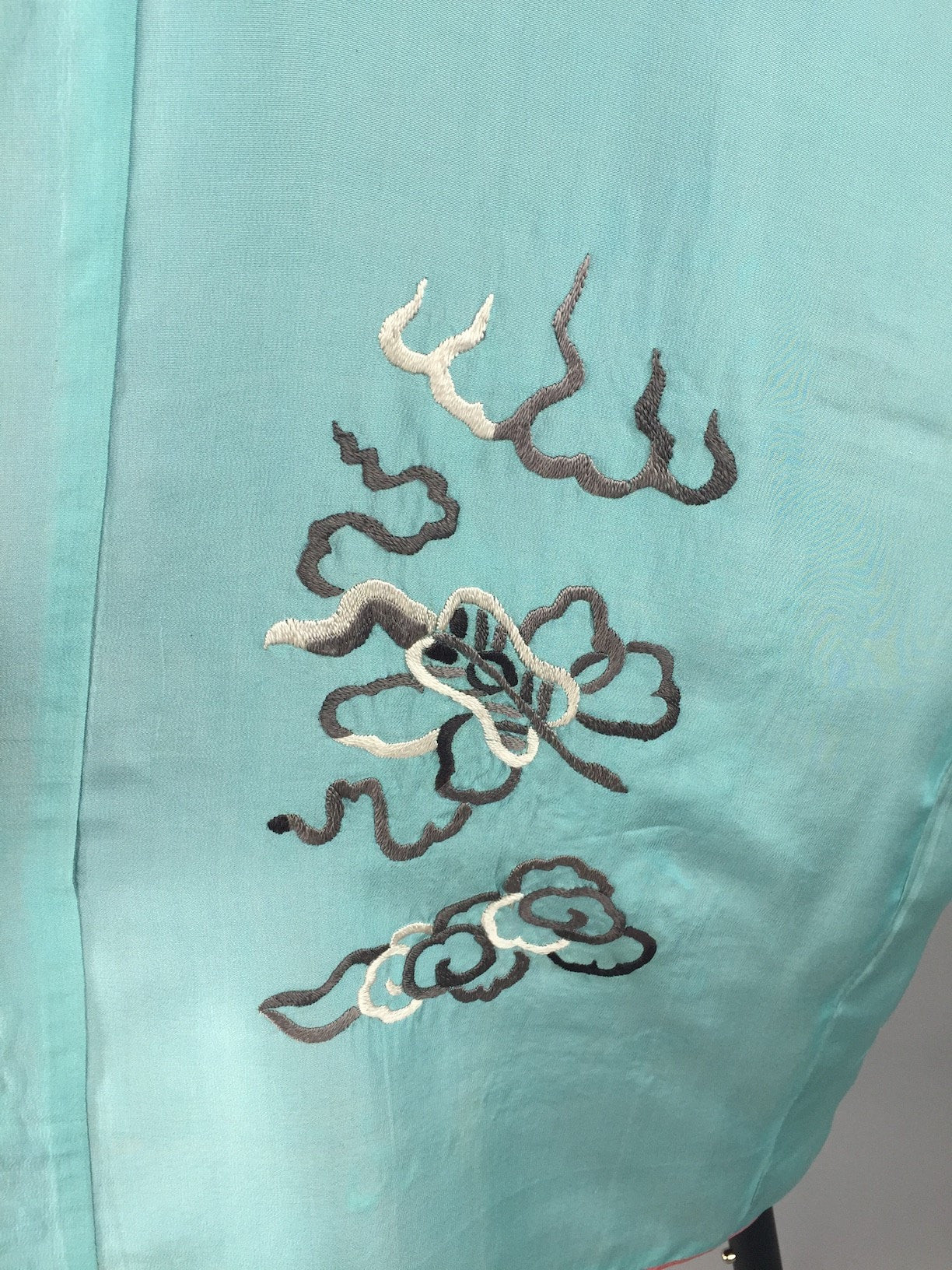 1920s Vintage Silk Robe / Reversible Embroidered Dragons - ThisBlueBird