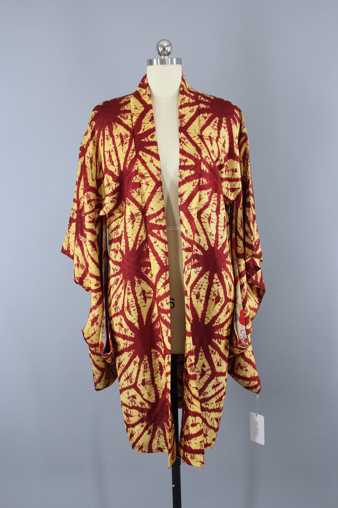 1930s Vintage Silk Haori Kimono Jacket Cardigan / Red & Gold Star Shibori - ThisBlueBird