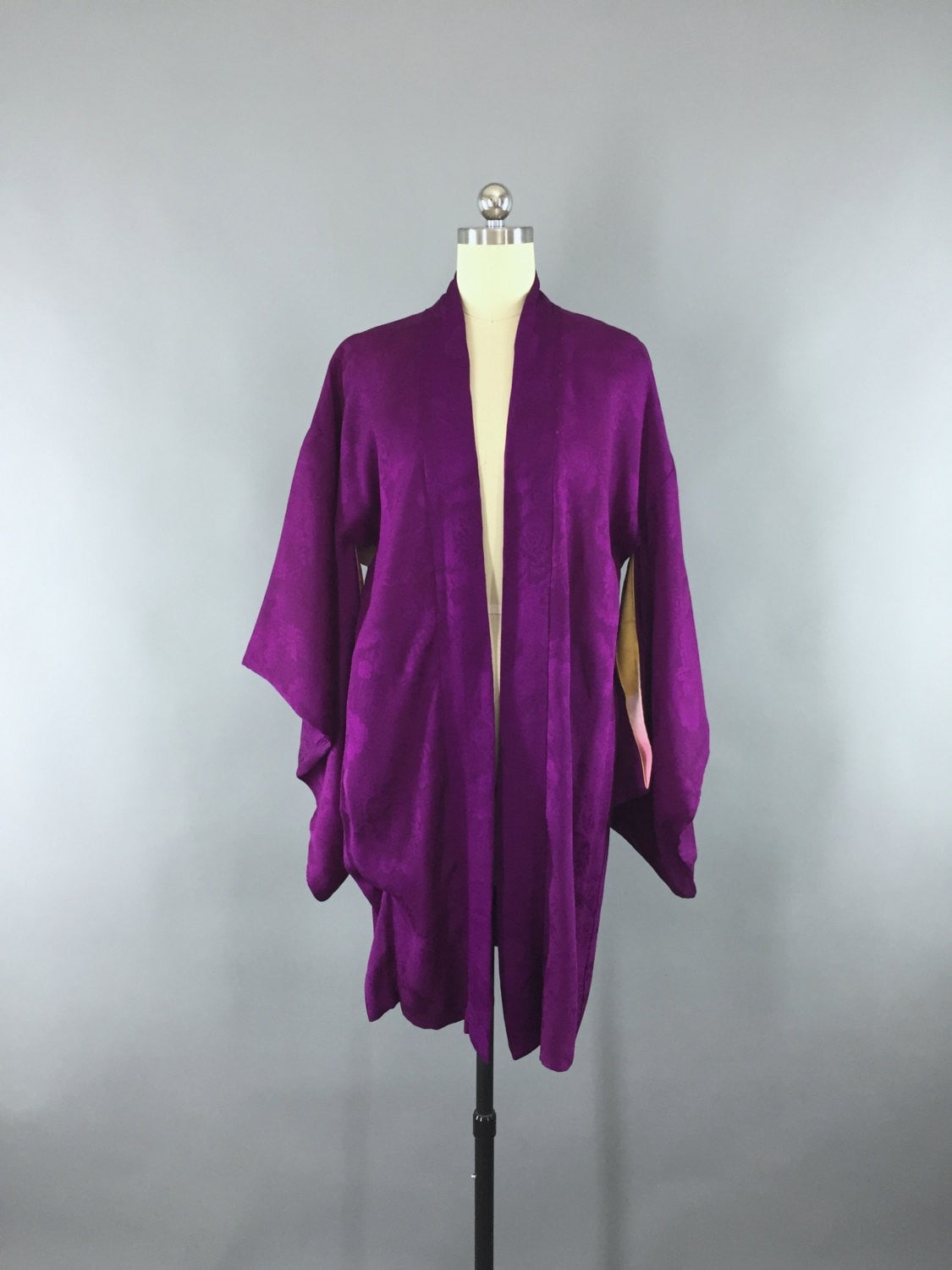 1930s Vintage Silk Kimono Jacket / Silk Haori Kimono Cardigan / Magenta Purple Floral - ThisBlueBird