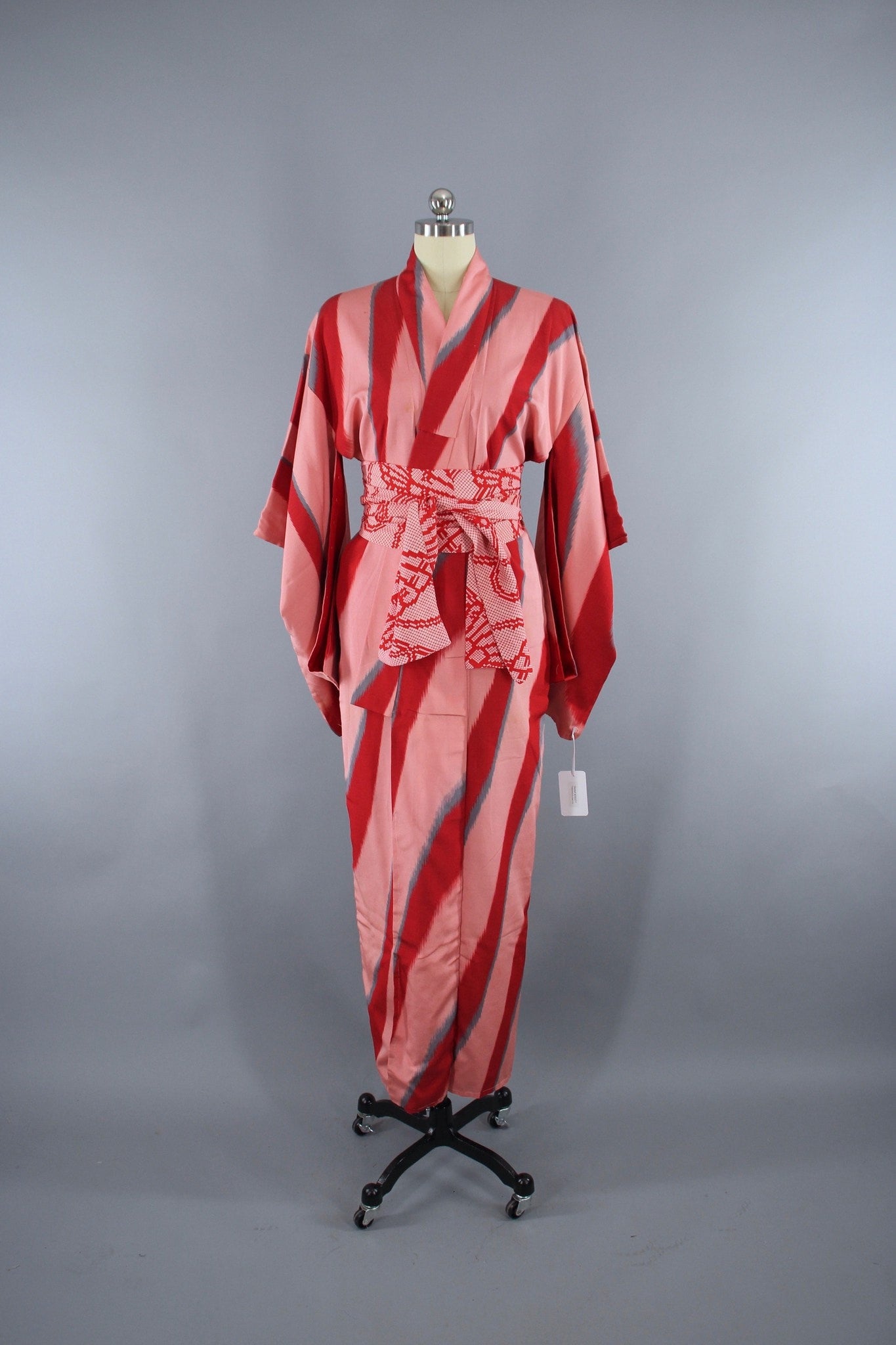 1930s Vintage Silk Kimono Robe in Pink & Red Ikat - ThisBlueBird