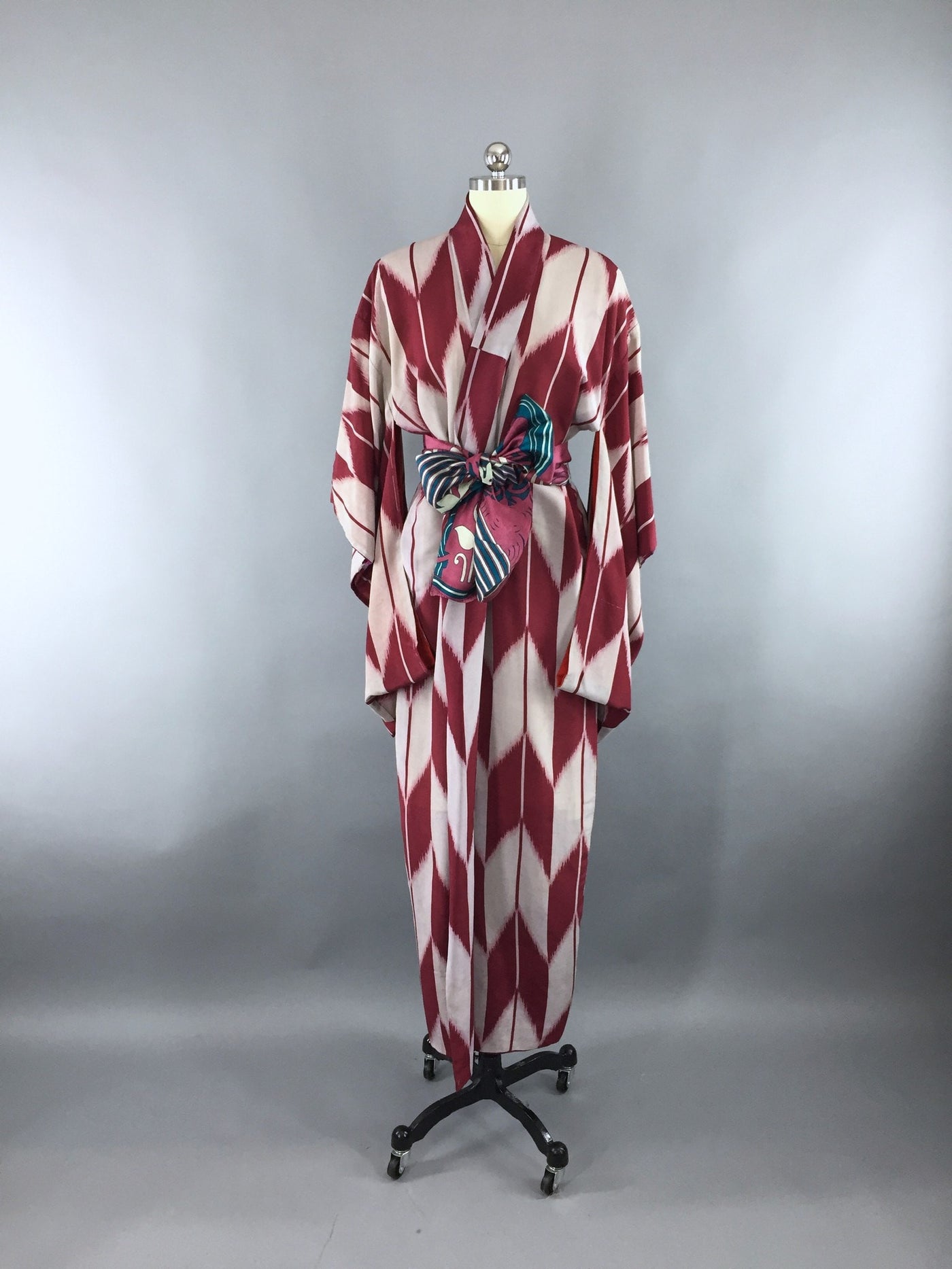 1930s Vintage Silk Kimono Robe Maroon and Silver Ikat Arrows - ThisBlueBird