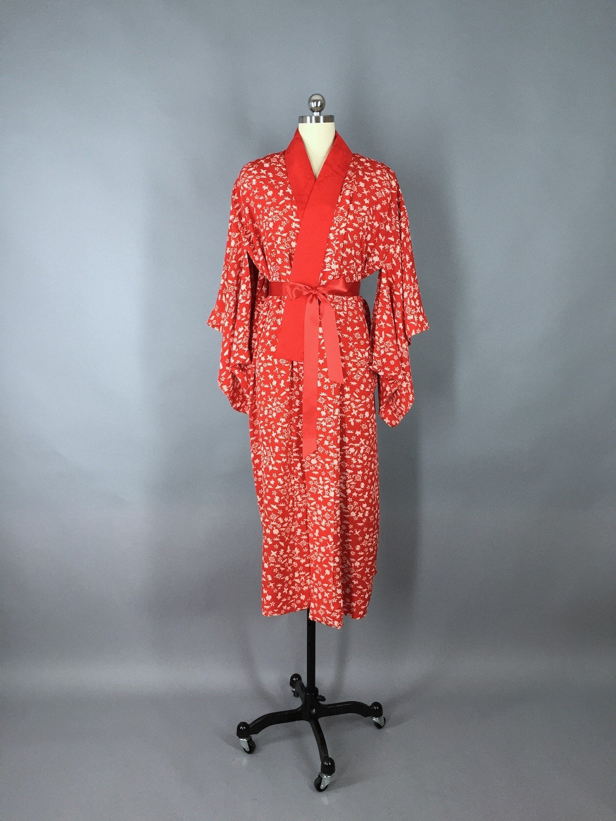 1930s Vintage Silk Kimono Robe / Novelty Print Drums & Hats - ThisBlueBird