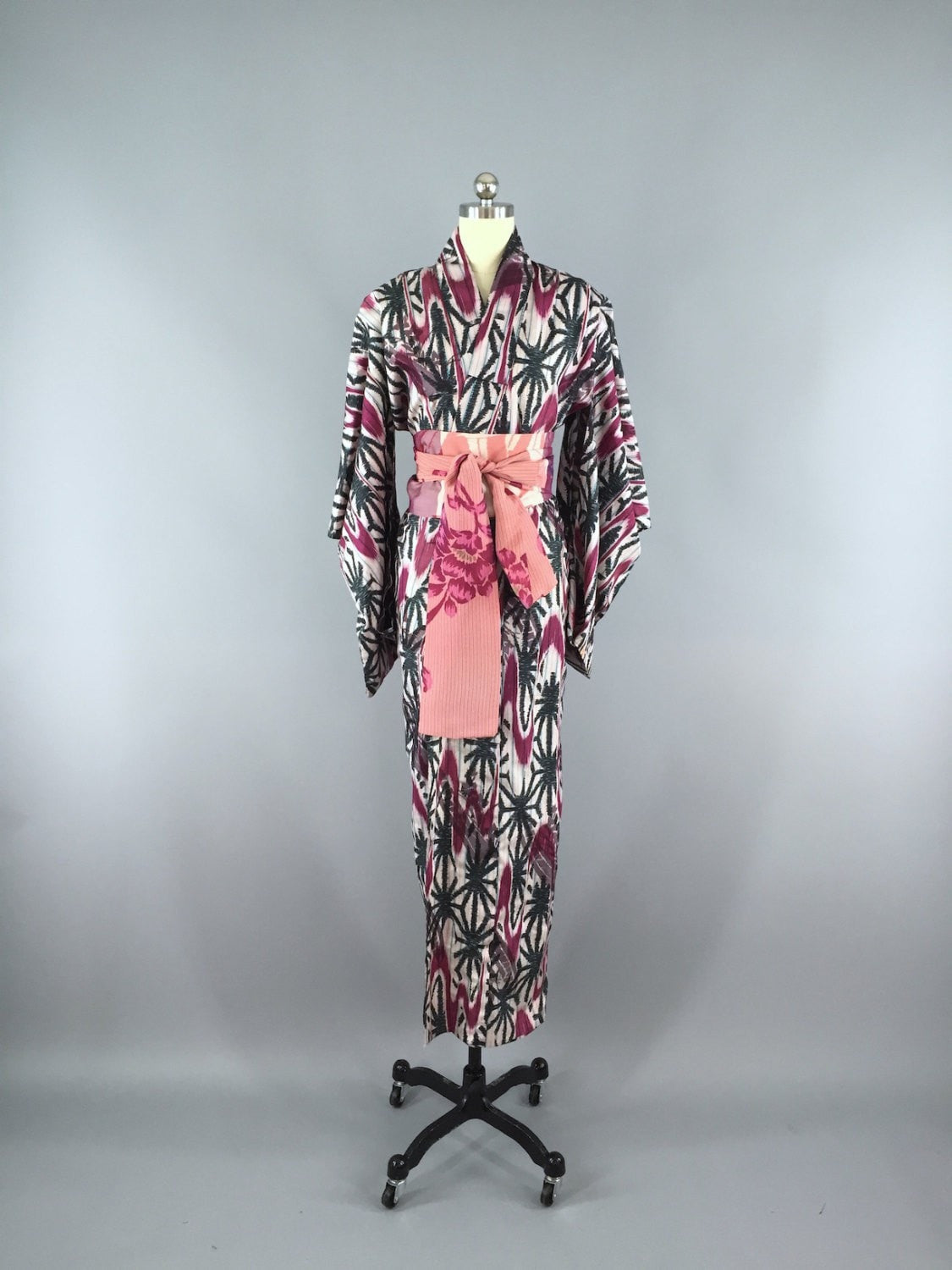1930s Vintage Silk Kimono Robe / Pink & Black Ikat - ThisBlueBird