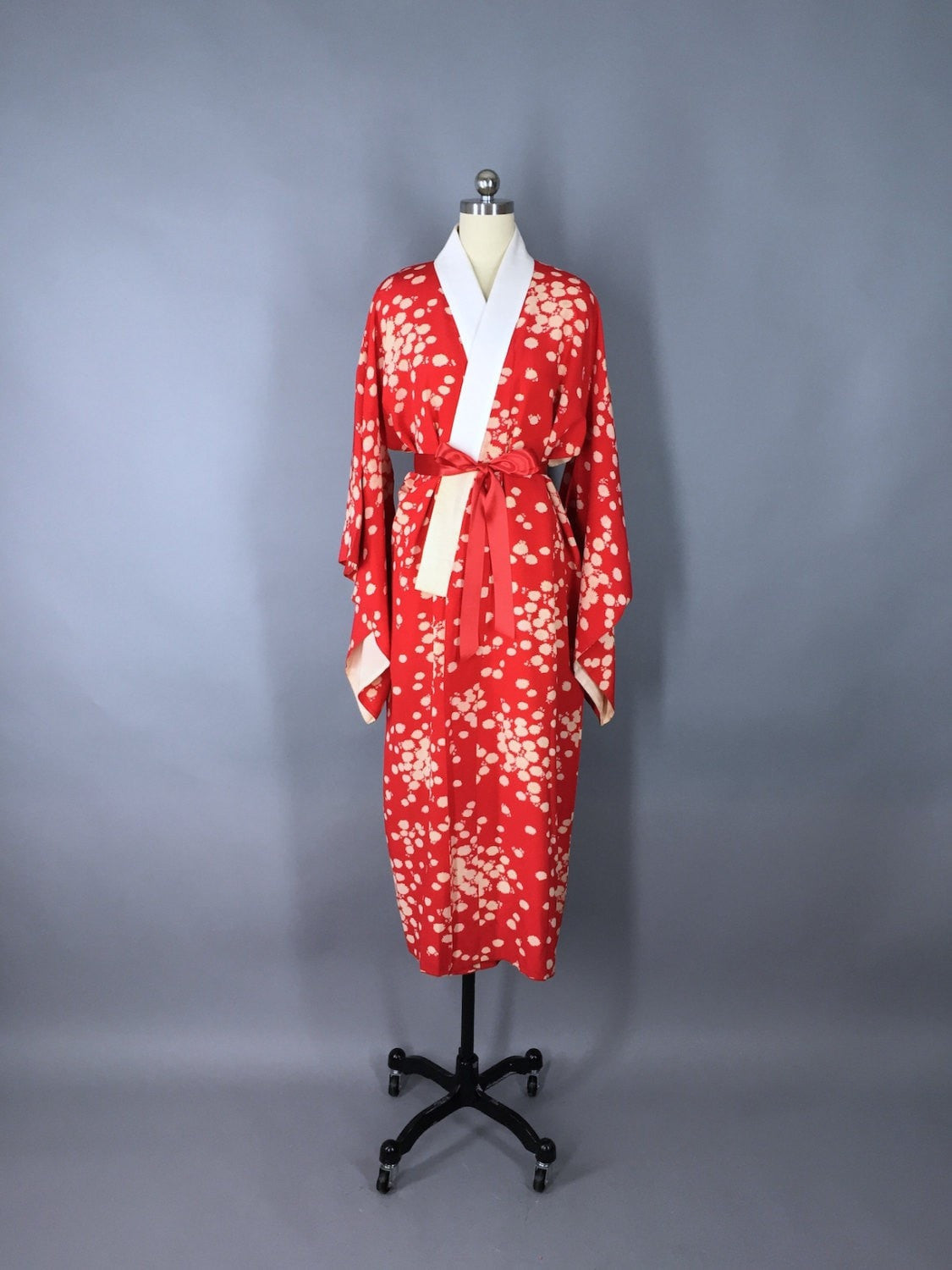1930s Vintage Silk Kimono Robe / Red Daisy Floral Print - ThisBlueBird
