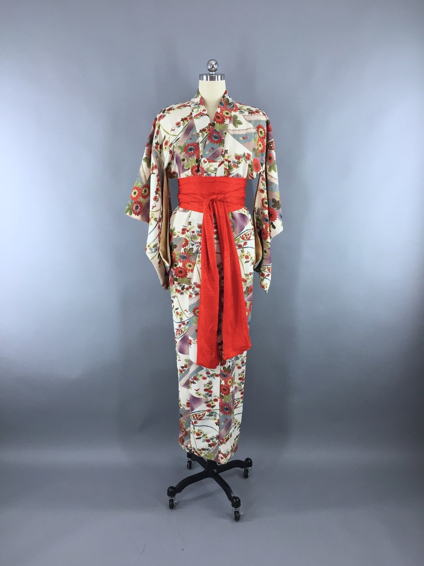 1930s Vintage Silk Kimono Robe with Ivory and Red Floral Print - ThisBlueBird