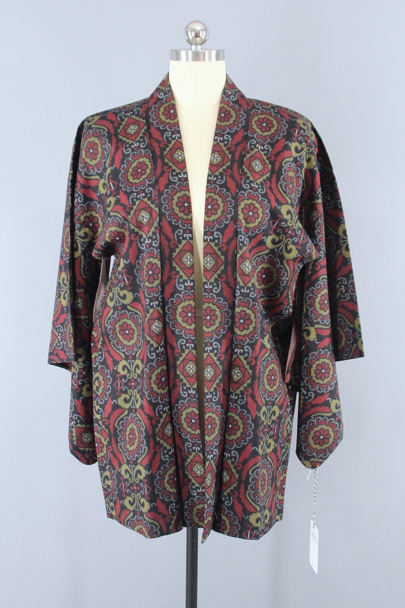 1940s Vintage Haori Kimono Jacket Cardigan / Black and Red Ikat - ThisBlueBird