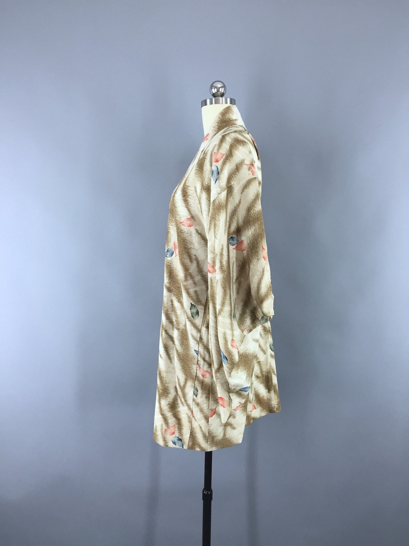 1940s Vintage Haori Silk Kimono Jacket with Ivory Leaves and Ferns Print - ThisBlueBird
