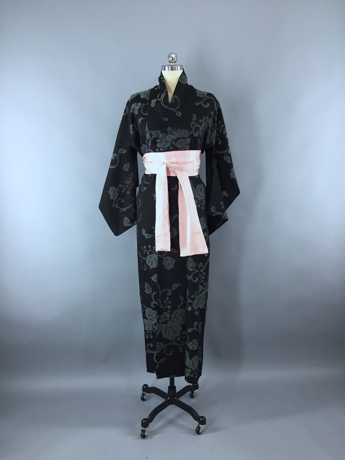 1940s Vintage Kimono Robe in Black & Grey Floral - ThisBlueBird