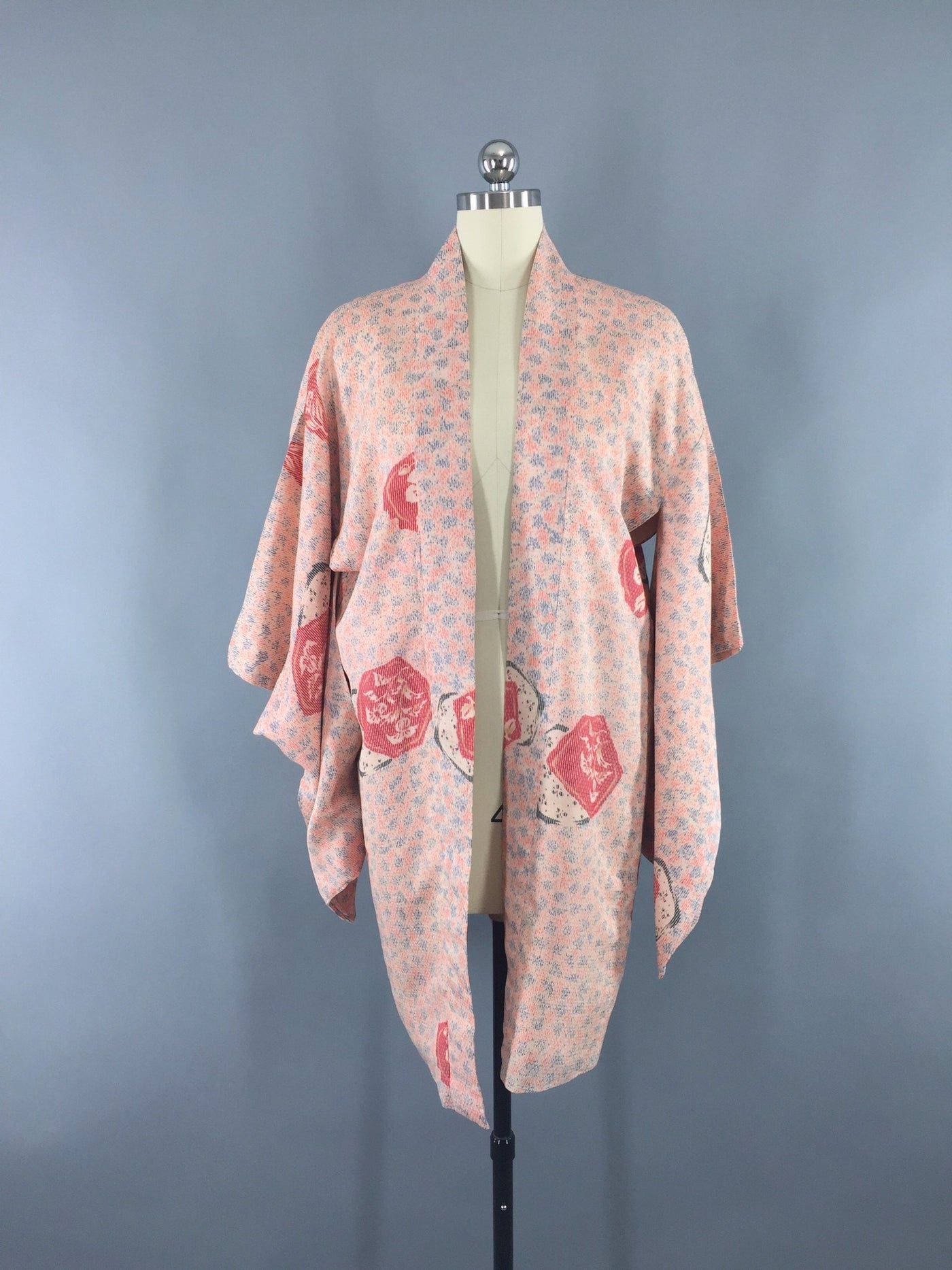1940s Vintage Rayon Haori Kimono Cardigan with Salmon Pink Ikat Floral ...