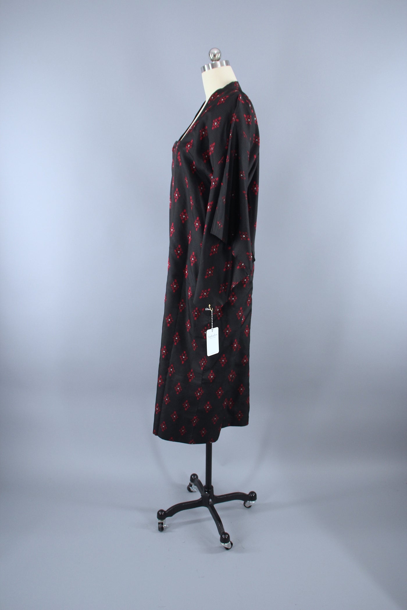 1940s Vintage Silk Kimono Jacket Coat / Black & Red Ikat - ThisBlueBird