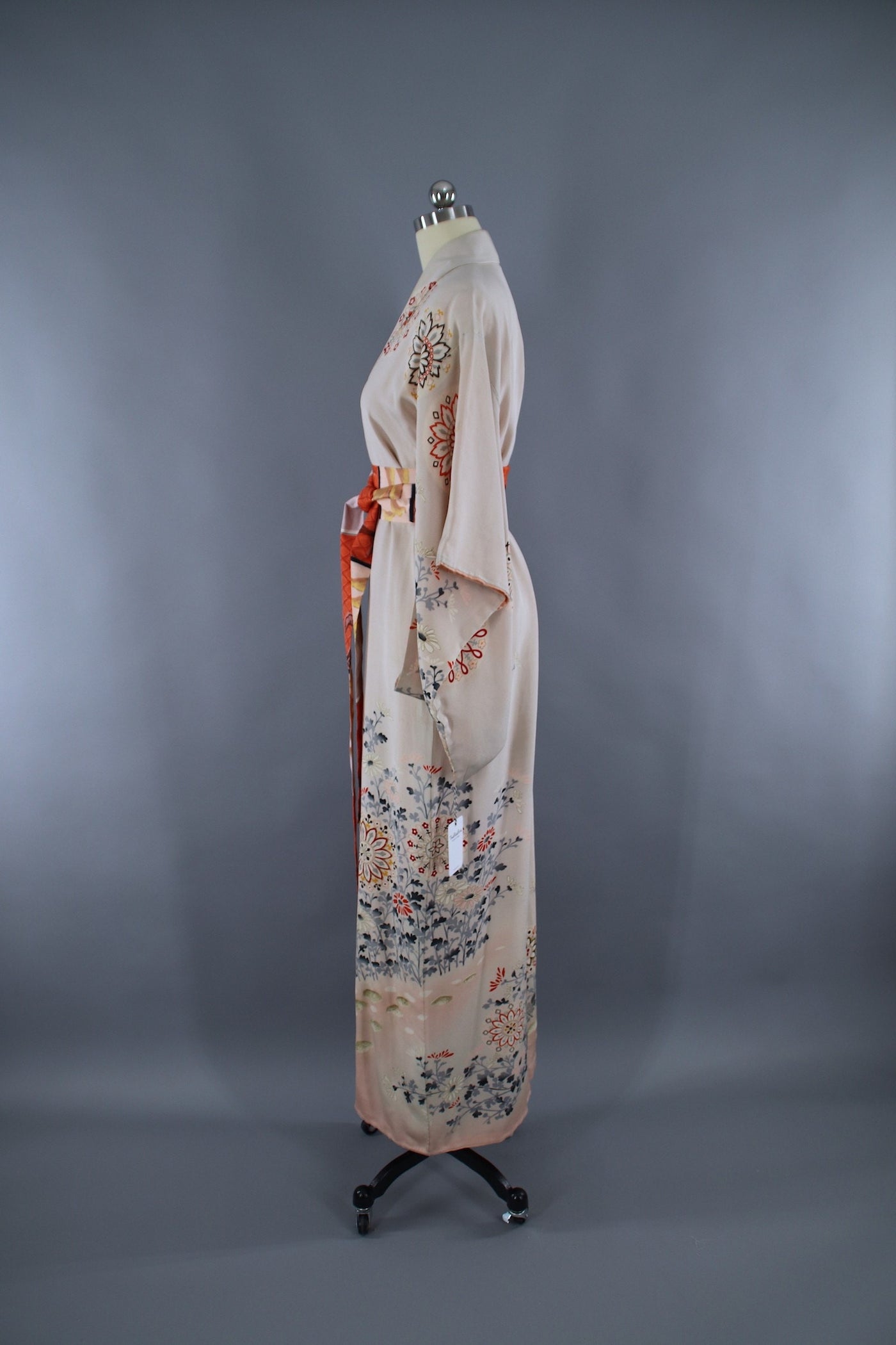1940s Vintage Silk Kimono Robe / Grey Red Floral Medallions Print - ThisBlueBird