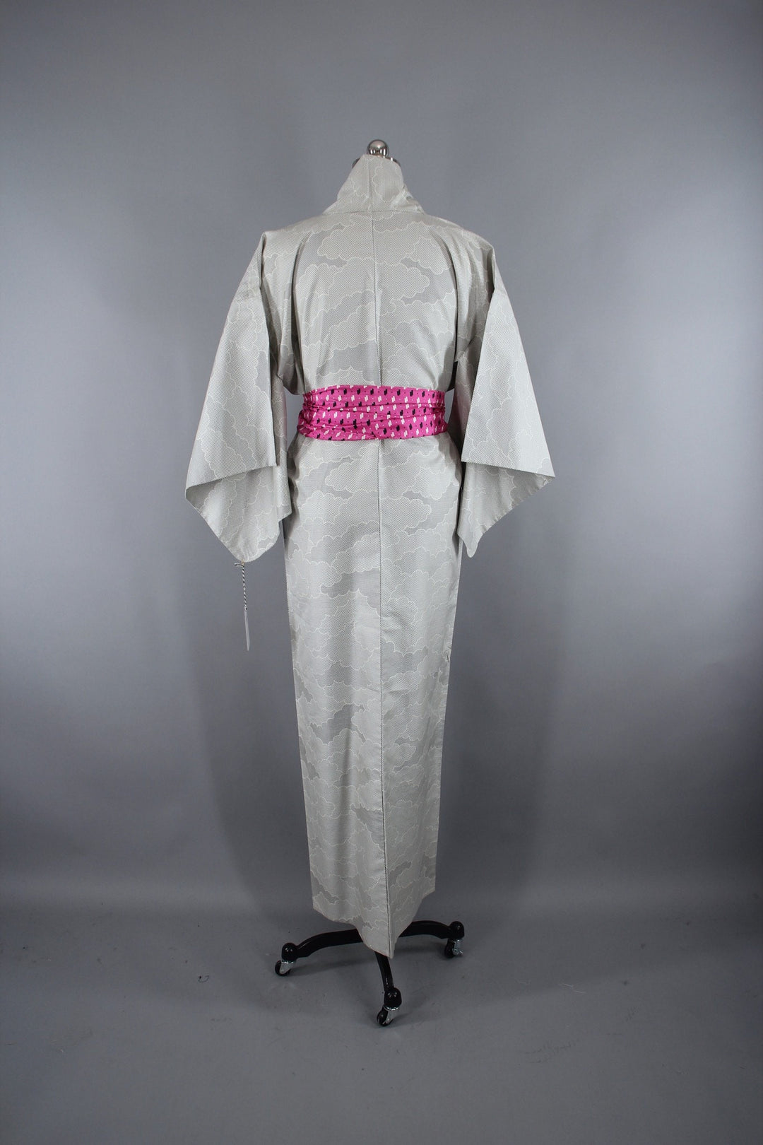 1940s Vintage Silk Kimono Robe / Grey &amp; White Clouds Ikat - ThisBlueBird