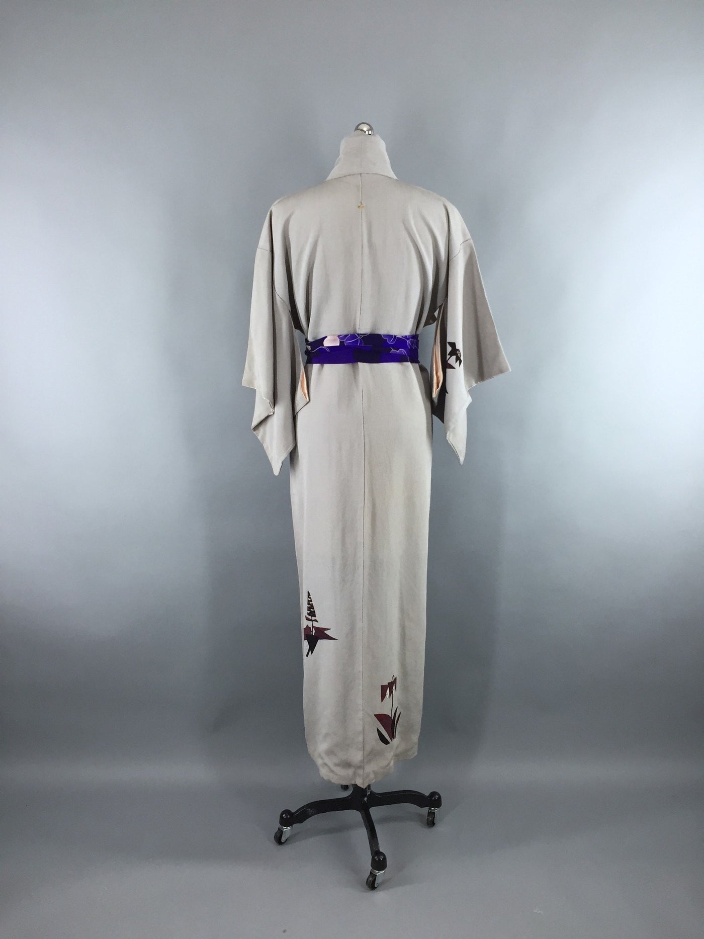 1940s Vintage Silk Kimono Robe in Grey Art Deco Orchid Floral Print - ThisBlueBird