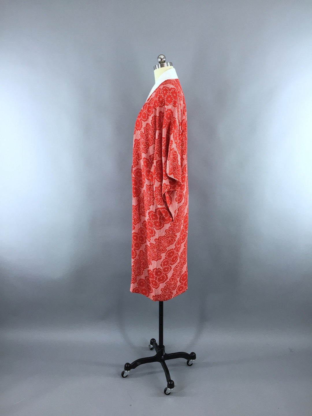 1940s Vintage Silk Kimono Robe in Red Floral Print Shibori - ThisBlueBird