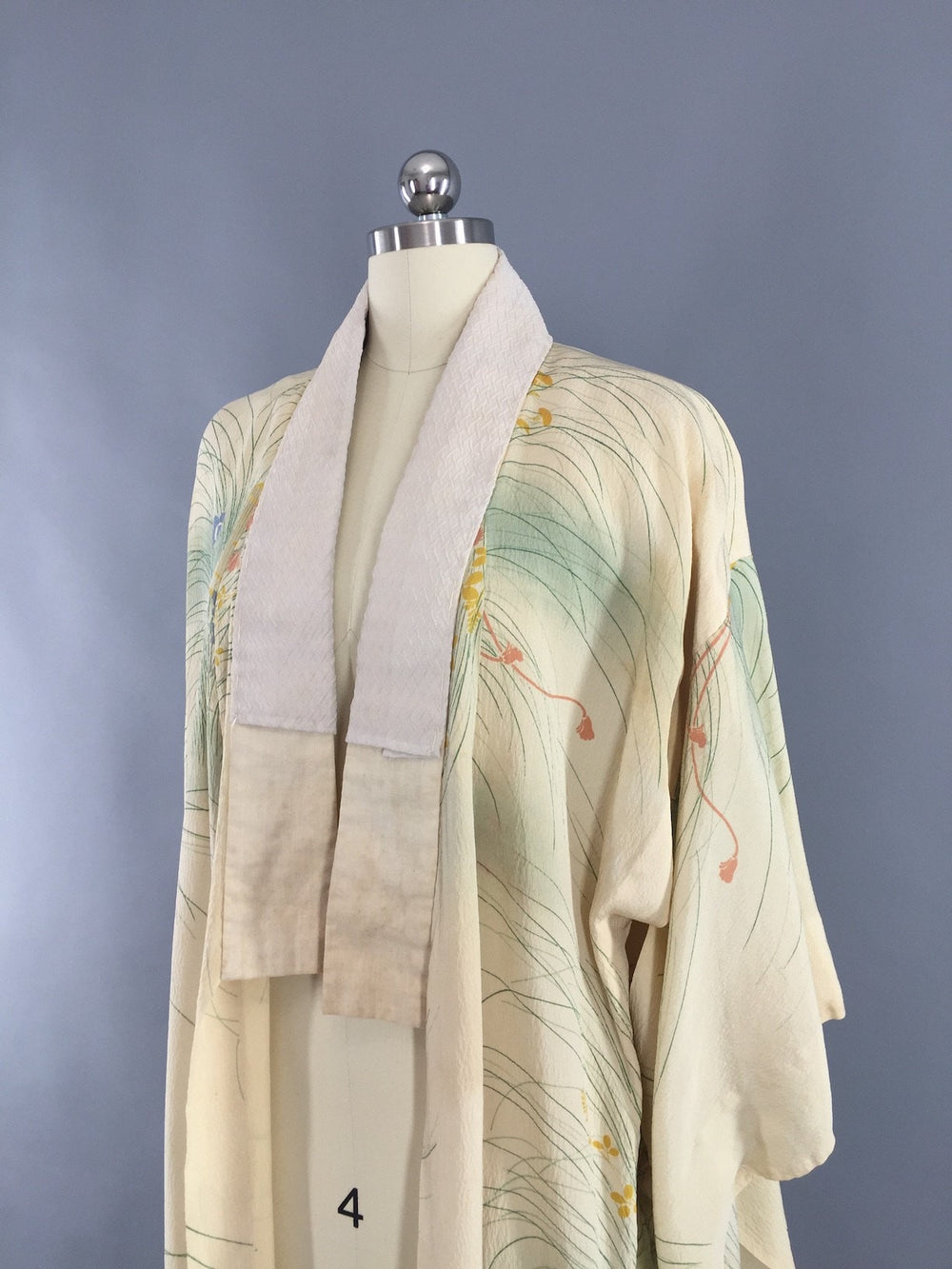 1940s Vintage Silk Kimono Robe / Ivory Birdcage Novelty Print - ThisBlueBird