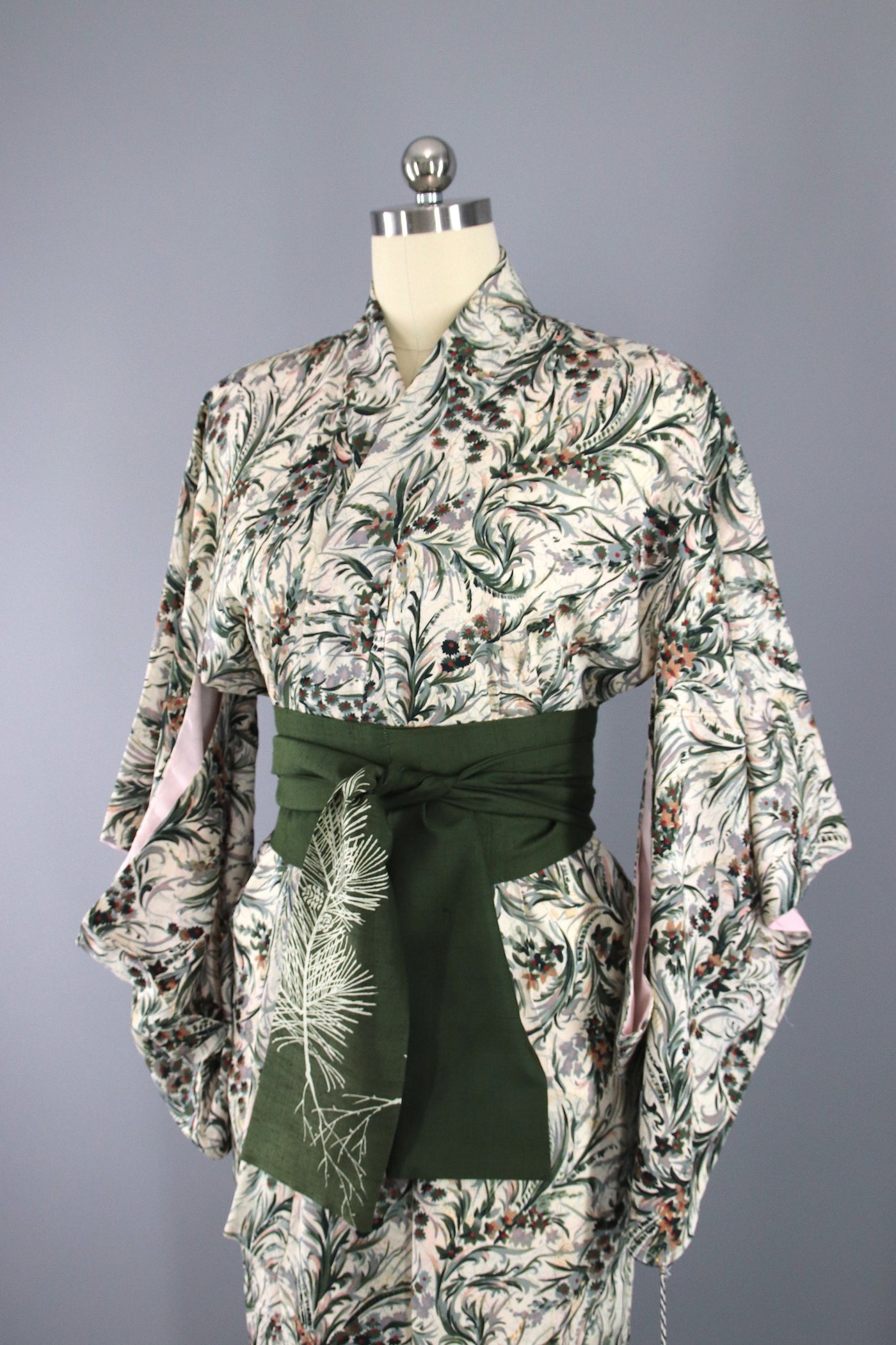 1940s Vintage Silk Kimono Robe / Ivory Green Fern Floral - ThisBlueBird