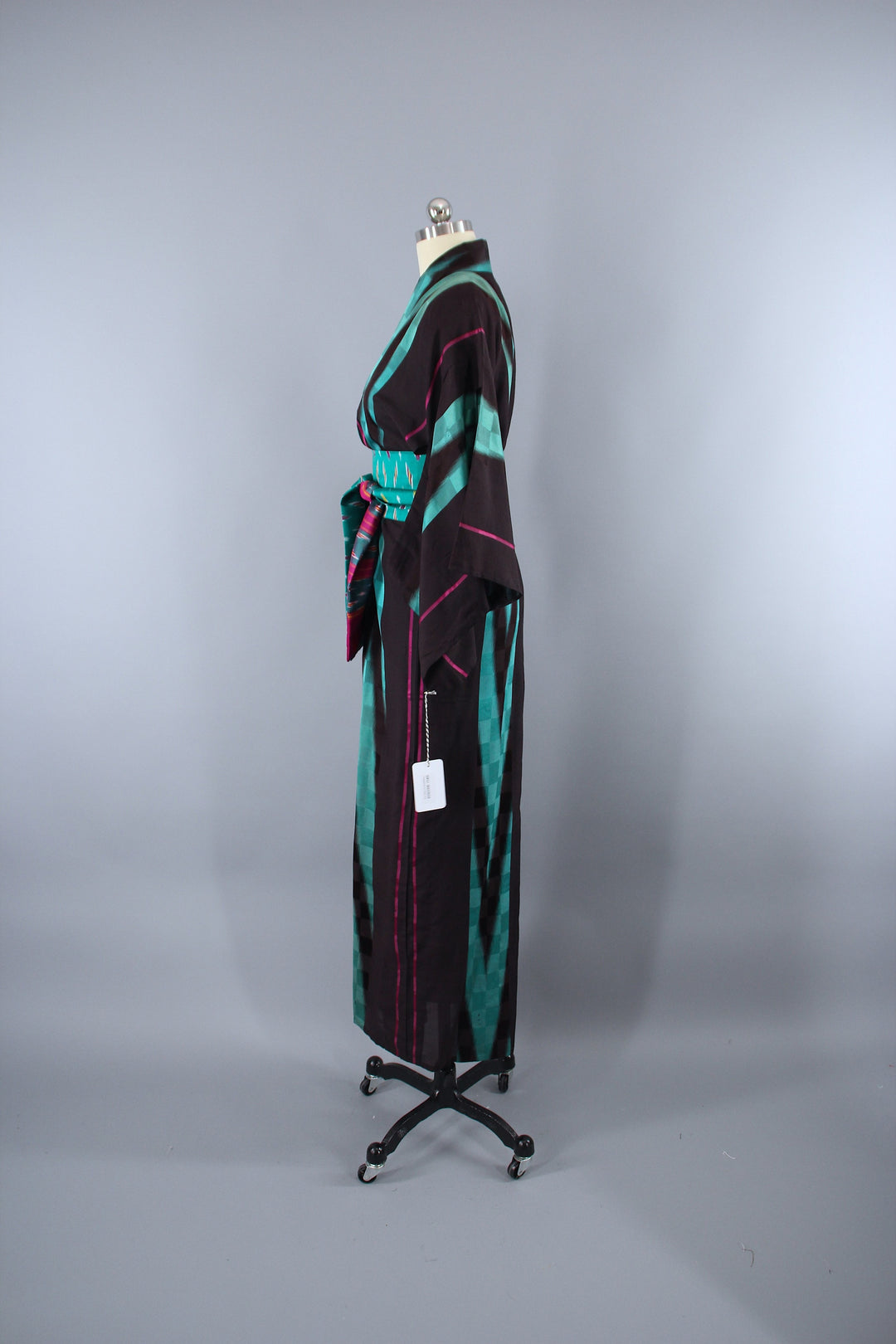 1940s Vintage Silk Kimono Robe / Meisen Black &amp; Green Ikat - ThisBlueBird
