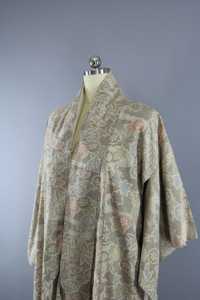 1940s Vintage Silk Kimono Robe / Off White Tan Muted Floral Ikat - ThisBlueBird