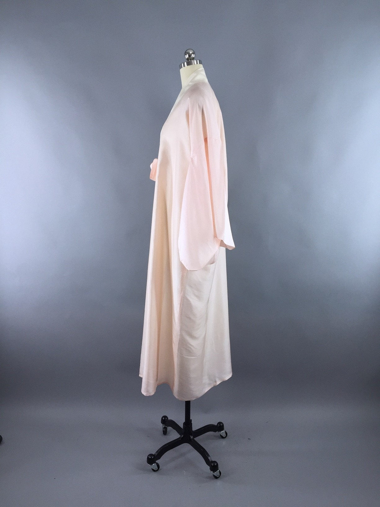 1940s Vintage Silk Kimono Robe / Pale Pink Juban - ThisBlueBird