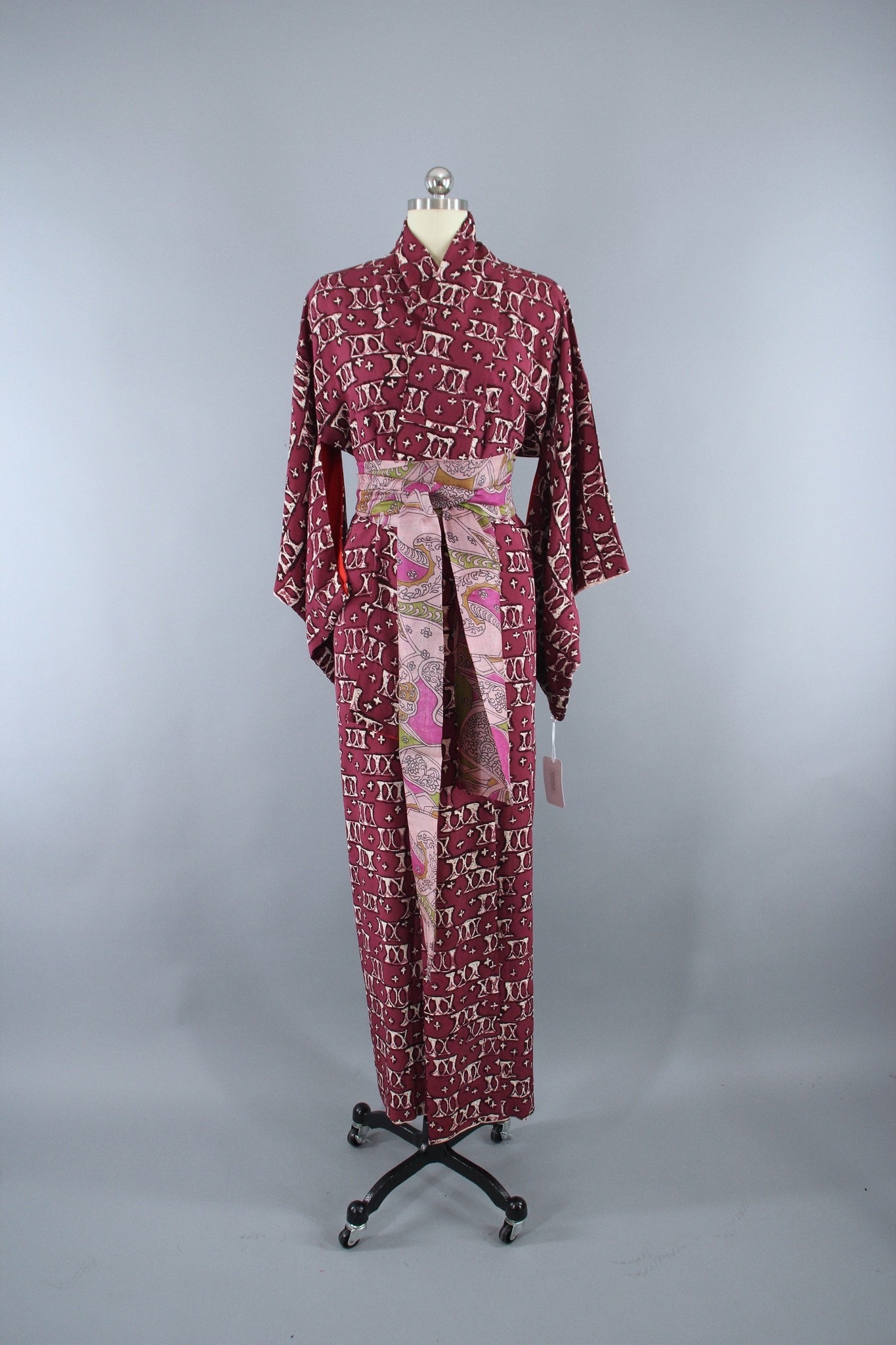 1940s Vintage Silk Kimono Robe / Purple Red X Print - ThisBlueBird