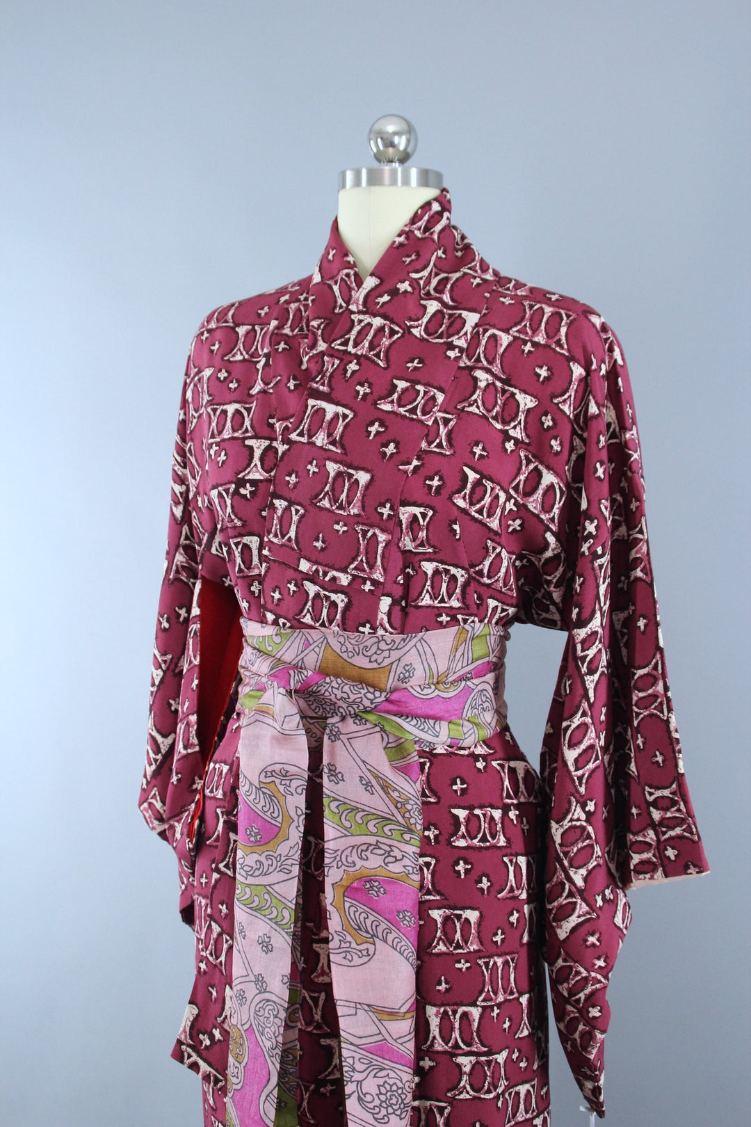 1940s Vintage Silk Kimono Robe / Purple Red X Print - ThisBlueBird