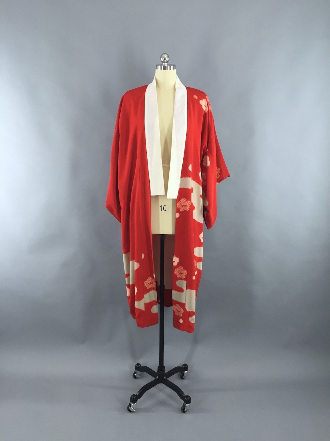 1940s Vintage Silk Kimono Robe / Red Shibori Print - ThisBlueBird