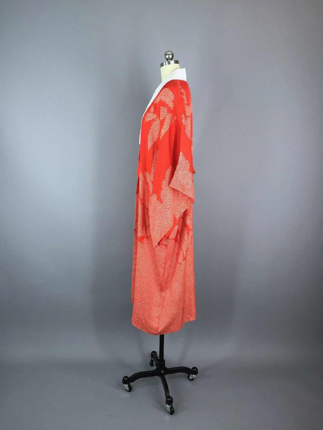 1940s Vintage Silk Kimono Robe / Shibori Bamboo Print - ThisBlueBird